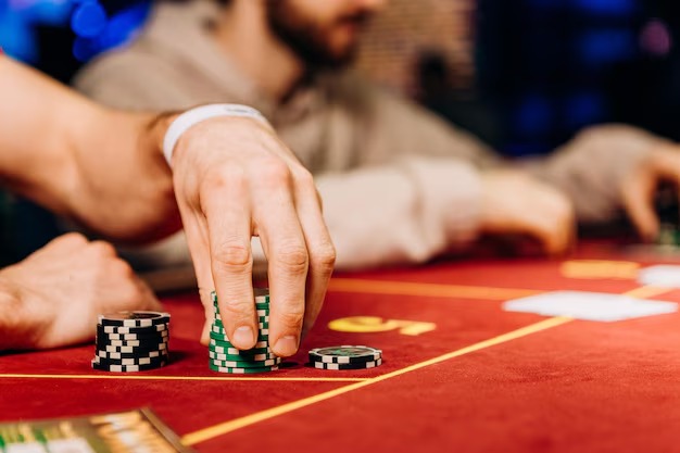 waletqq mobile app interface showing sportsbook and live casino options